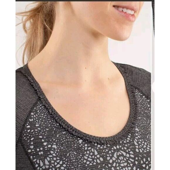 Lululemon Run: Wild Short Sleeve Shirt Tech Gray Women's Size 4 Reflective Strip - Picture 4 of 9